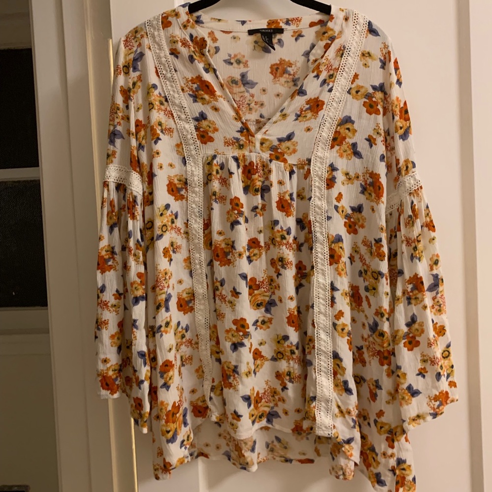 Blouse with flowers